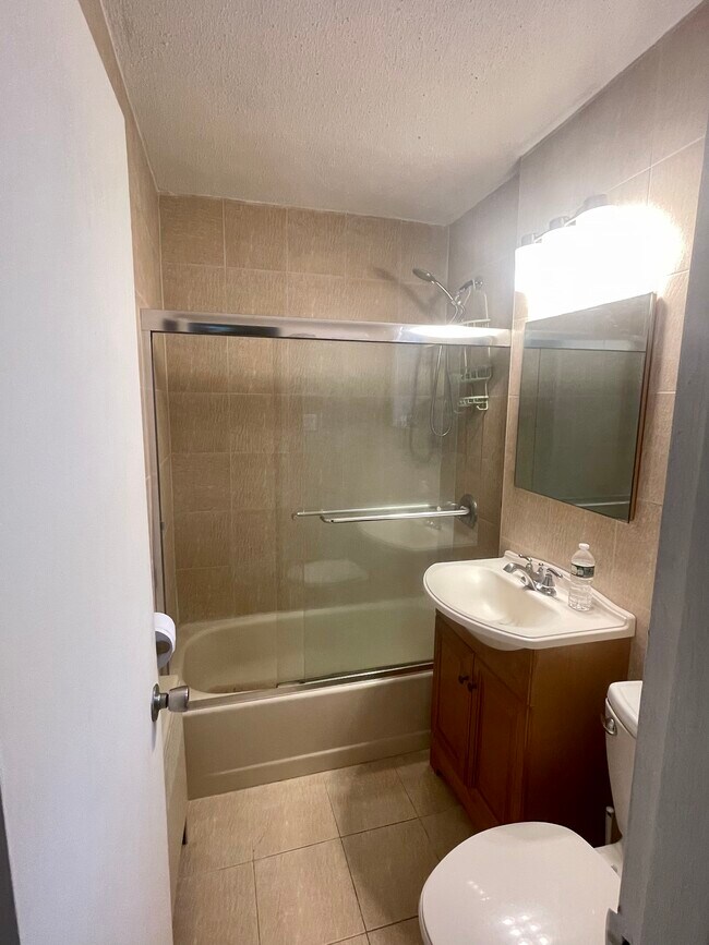 7055 Park Dr E Unit 2R, Flushing, NY 11367 Condo for Rent in Flushing, NY