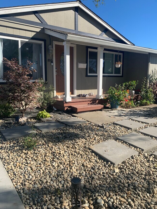 Foto del edificio - 806 Coyote St