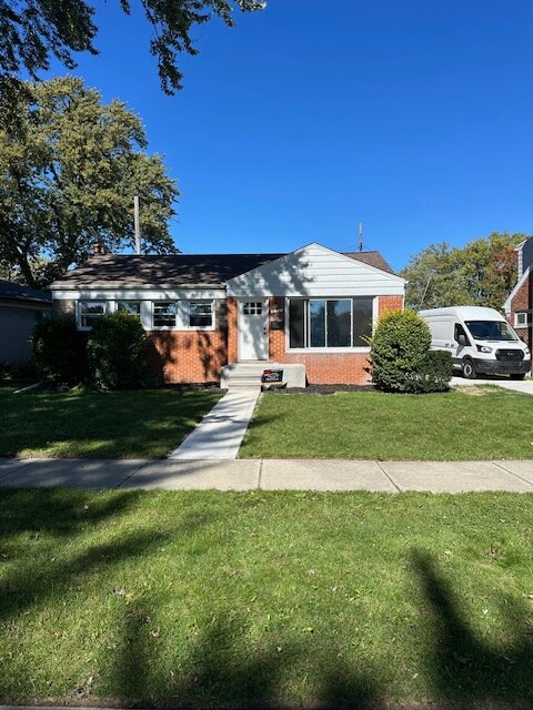 Primary Photo - 31297 Burton St