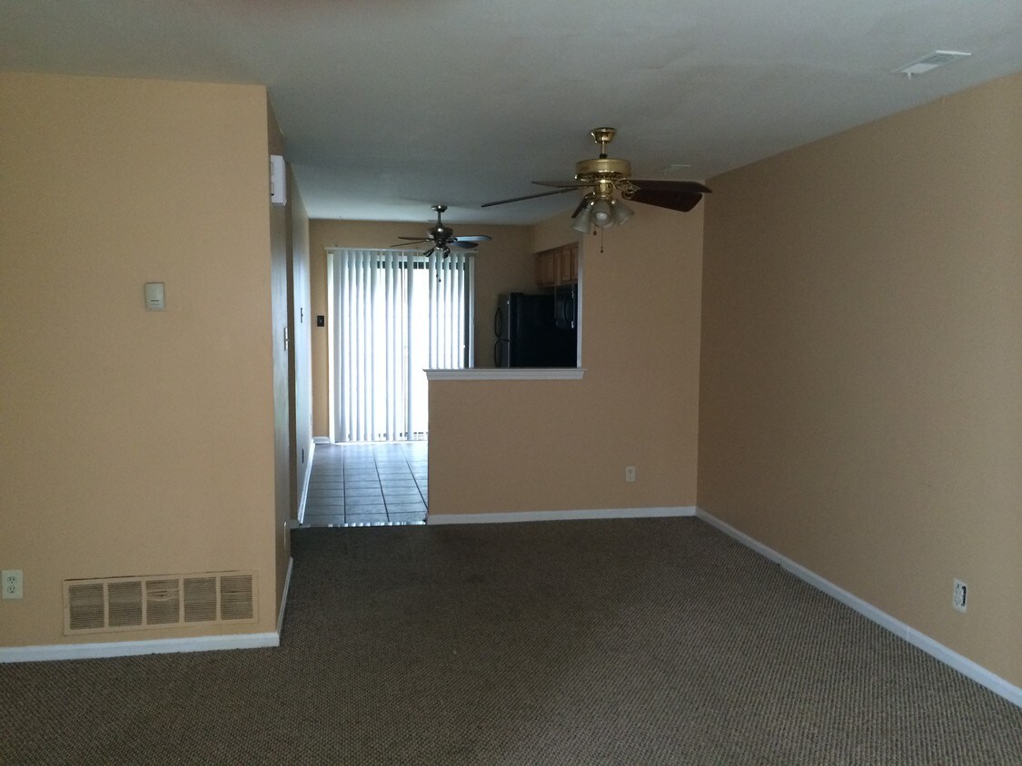 40 Hopewell Ln, Sicklerville, NJ 08081 Townhome Rentals in