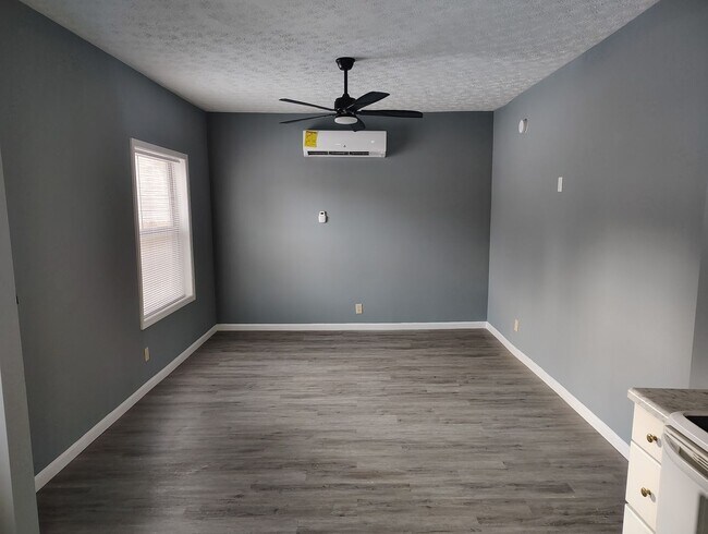 Foto del edificio - 609 E Mulberry St