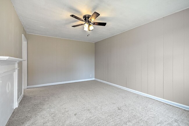 Building Photo - 607 Weaver Pike