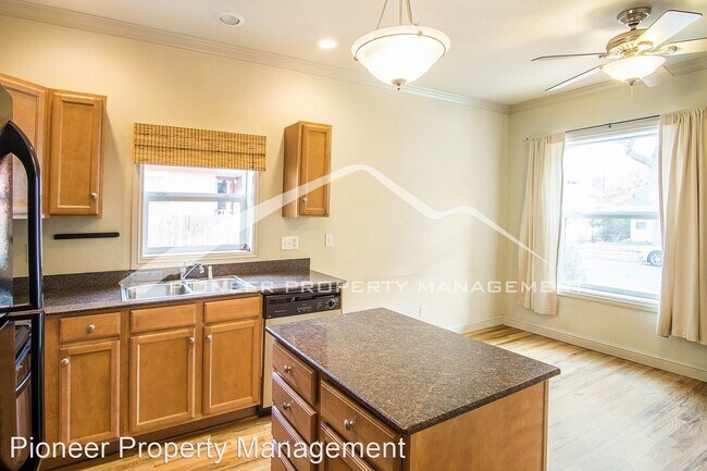 Building Photo - 2 br, 1 bath House - 4429 Quitman St