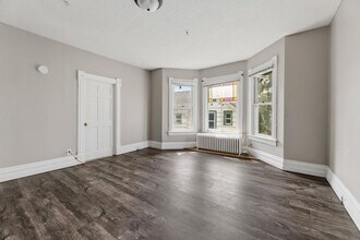 Building Photo - 1313 Avon St
