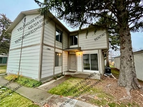 Building Photo - 1265 N 400 E