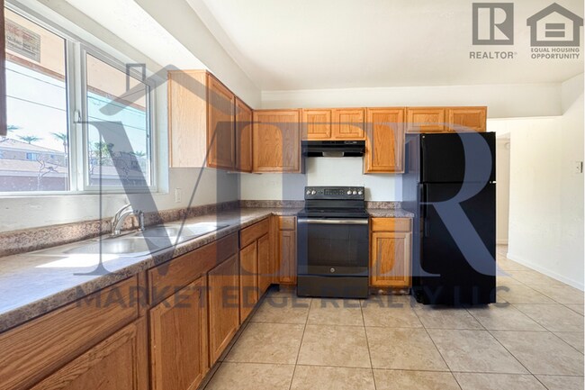 Foto del edificio - 3Bed/2Bath Home 24th St/McDowell! $399 MOV...