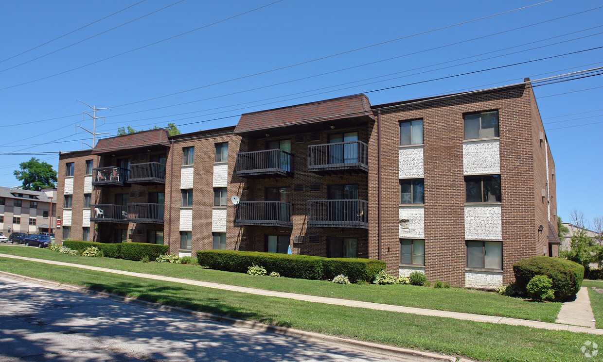 Primary Photo - Manor House Apartments