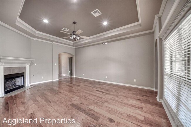 Building Photo - 3 br, 2 bath House - 109 Walcourt