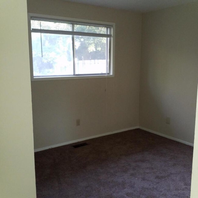 Foto del edificio - 650 NW East Thornton Lake Dr