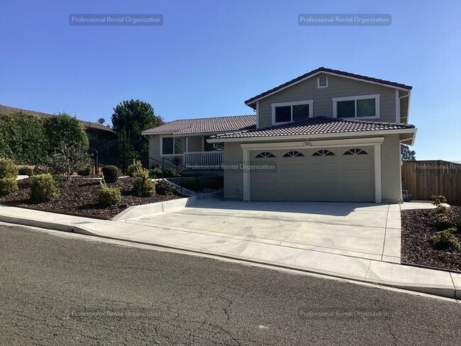 Building Photo - Newly Remodeled Somerset Highlands Retreat...