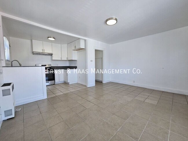 Foto del edificio - 1468 Alamitos Ave