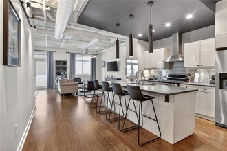 Building Photo - 805 Peachtree St NE