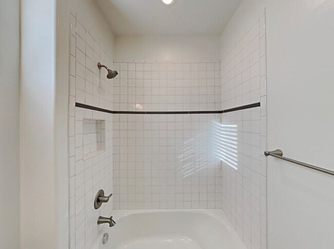 Foto del edificio - 4378 W Kirkland Ave