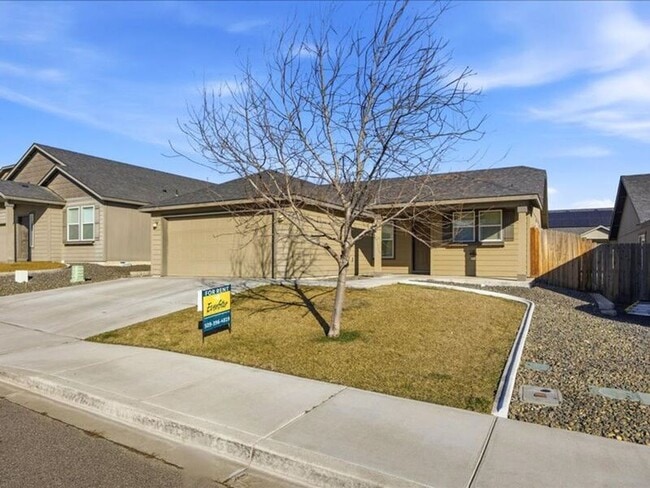 Building Photo - 9352 W 9th Pl