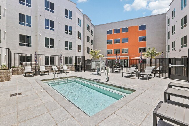 Foto del edificio - 8181 Allison Apartments - La Mesa, CA