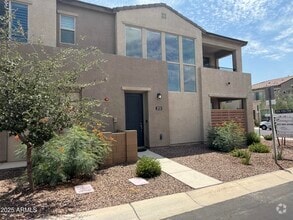 Building Photo - 734 E Doral Ave