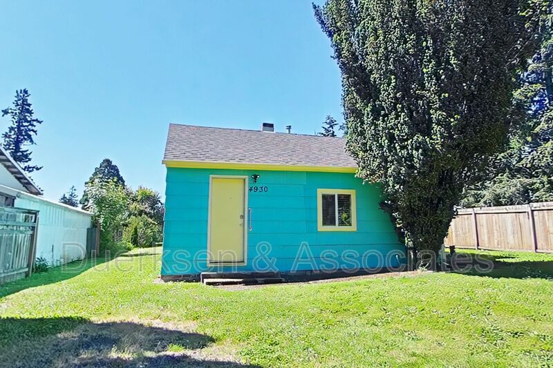 Primary Photo - 4930 SW West Hills Rd
