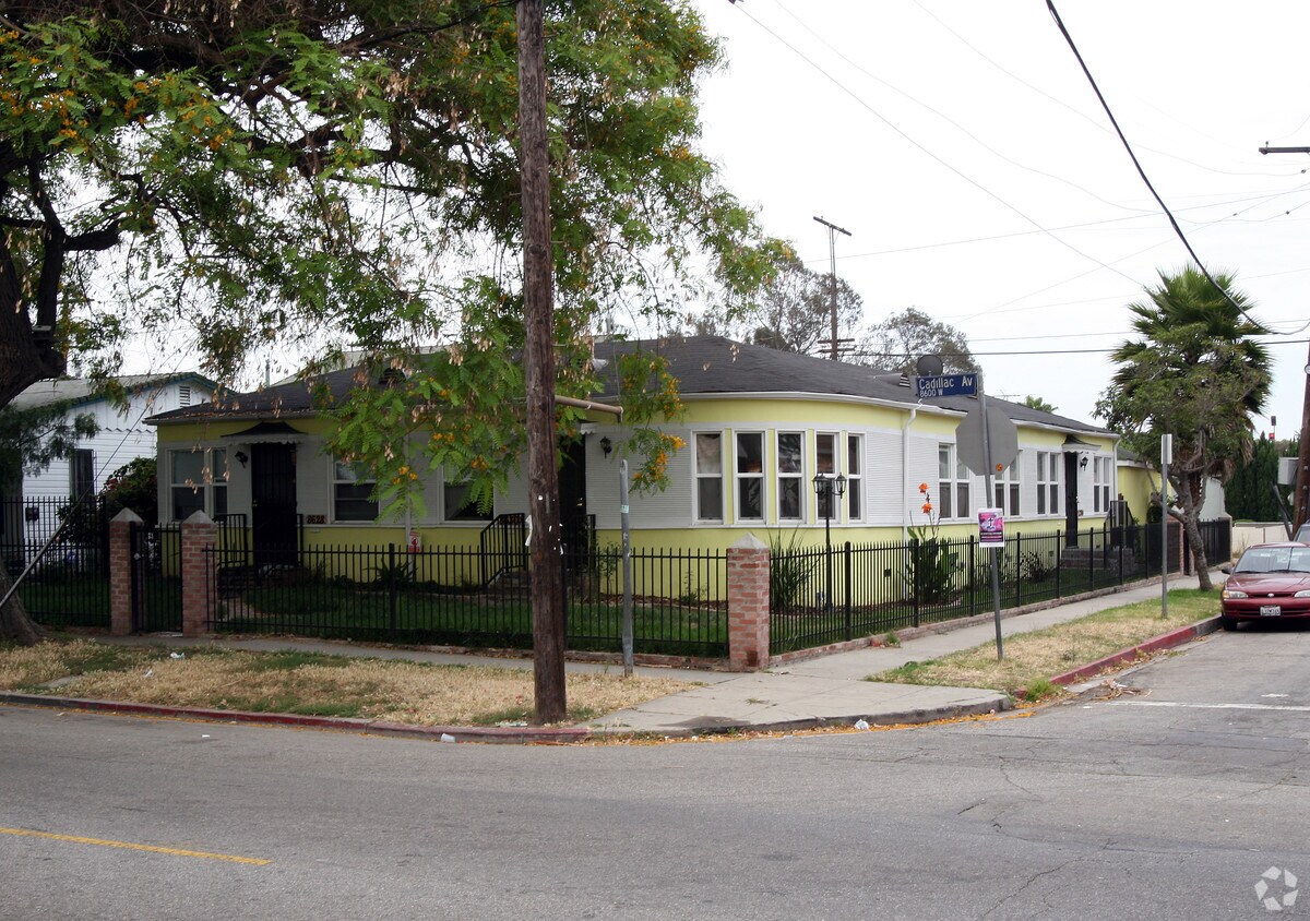 Primary Photo - 8628 Cadillac Ave