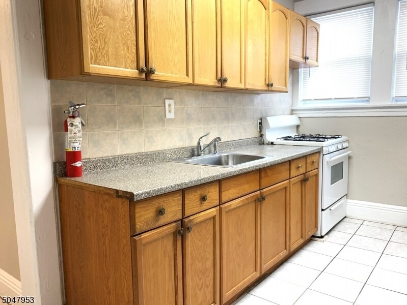 Foto principal - 204 Lakeview Ave