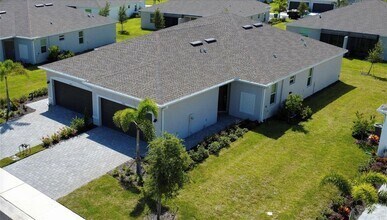 Building Photo - 8746 St Kitts Cir