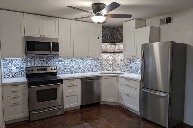 Building Photo - 114 Scofield Ave