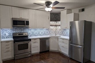 Building Photo - 114 Scofield Ave