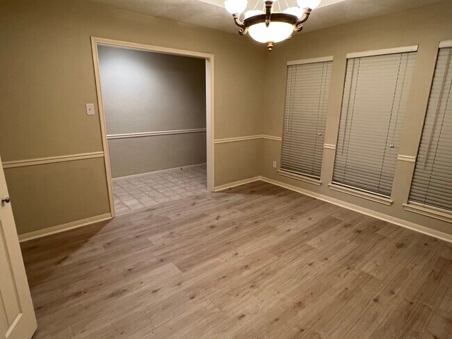 Foto del edificio - 7955 Pecan Dr