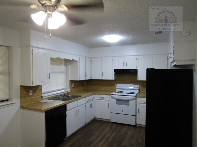 Foto del edificio - 711 Charlotte Circle