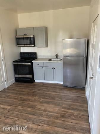 Building Photo - Studio, 1 bath 4plex - 1515 28th Ave #1