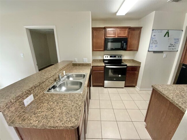Foto del edificio - 112 Mays Ln
