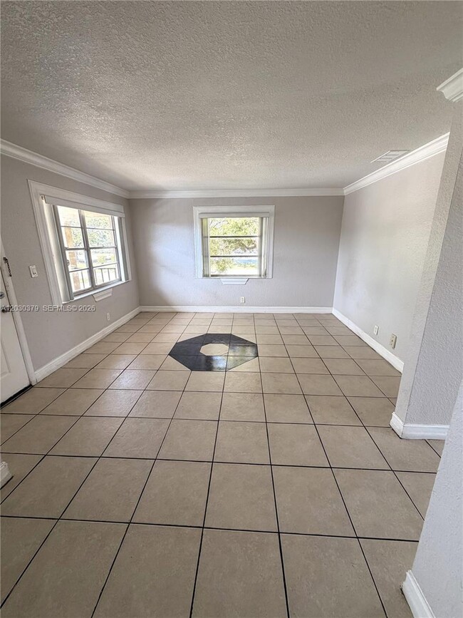 Foto del edificio - 412 Lakeside Dr