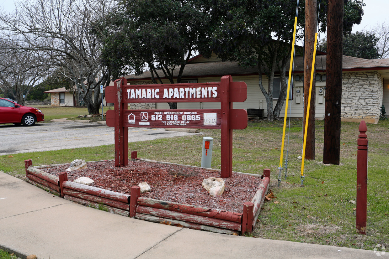 Primary Photo - Tamaric Apartments