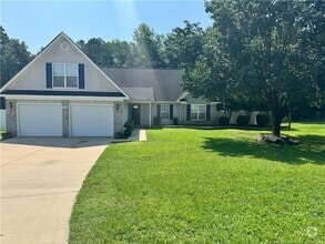 Building Photo - 130 Hosta Dr