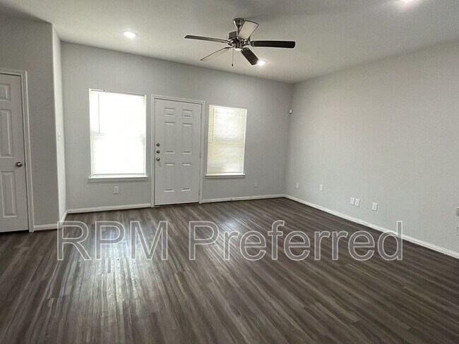 Foto del edificio - 4215 Davenport St