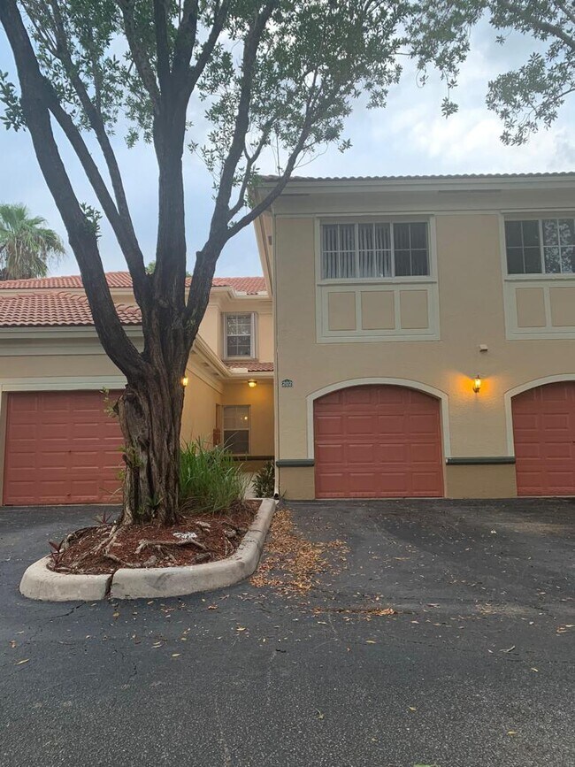 2549 Centergate Dr, Miramar, FL 33025 Townhome Rentals in Miramar FL