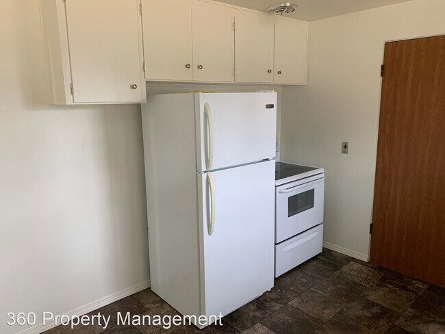 Building Photo - 3 br, 1 bath House - 1726 E Whidbey Avenue