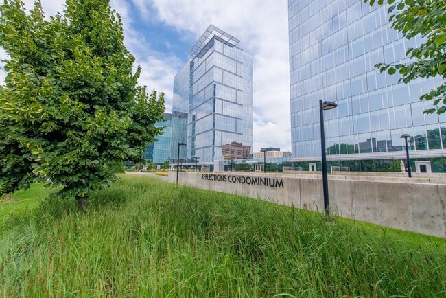 Building Photo - 8151 33rd Ave S