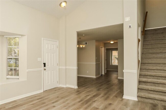 Foto del edificio - 1309 Monte Lake Dr