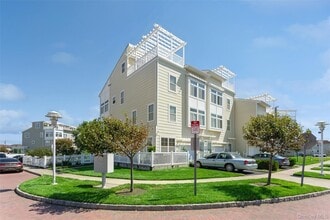 Building Photo - 62-14 Ocean Ave N