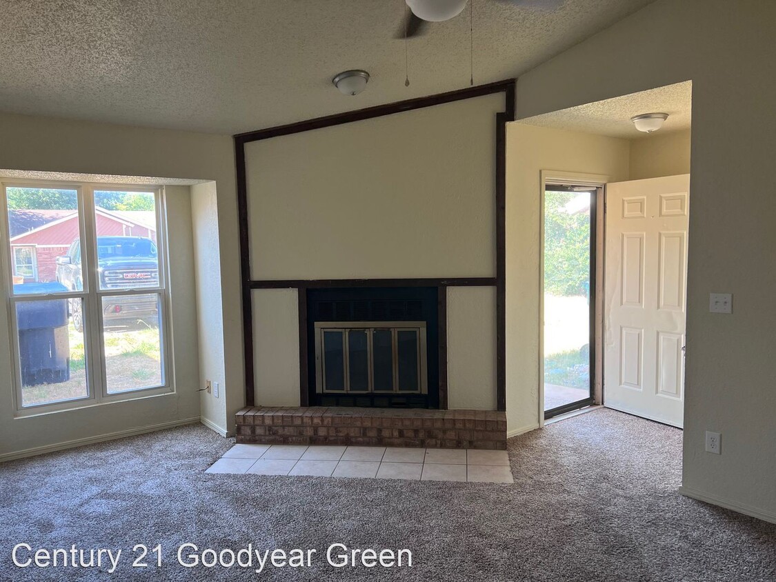 Primary Photo - 2 br, 2 bath House - 6203 S.E. 47th St.