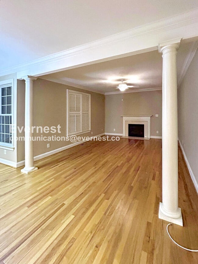 Building Photo - 3204 Eagles Watch