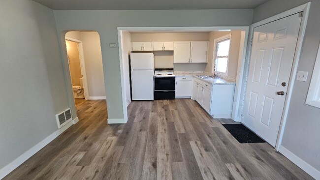 Foto del edificio - 318 E 46th St