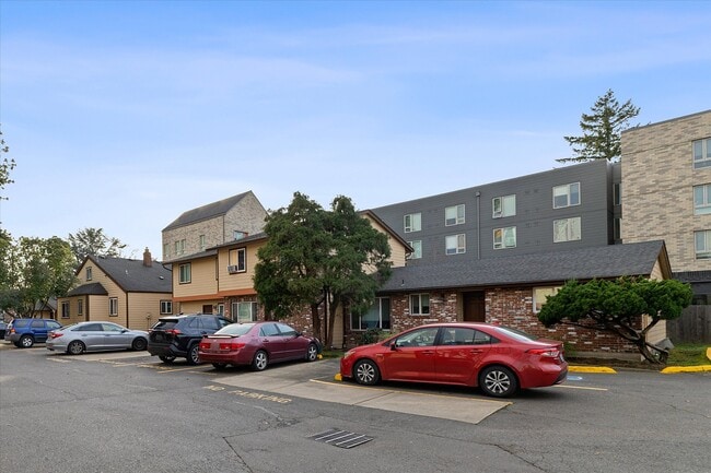 Building Photo - Cape Manor