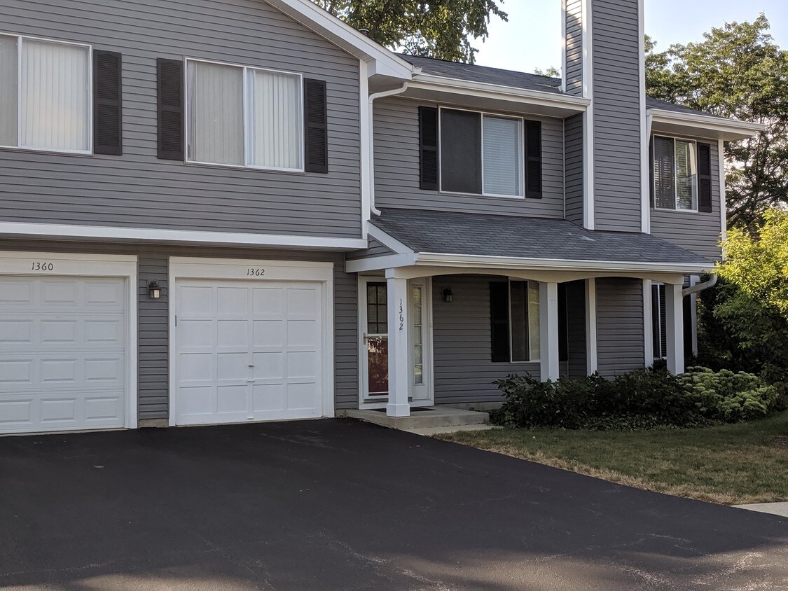 1362 Barclay Ln, Deerfield, IL 60015 Townhome Rentals in Deerfield IL