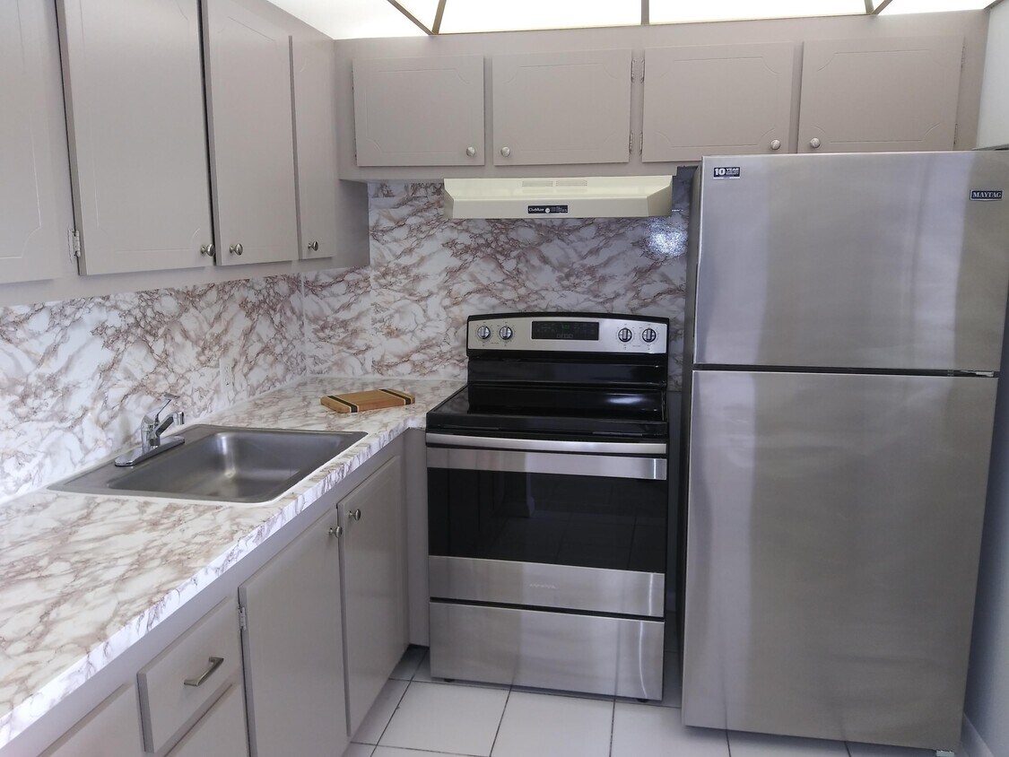 Foto principal - 148 Fanshaw D