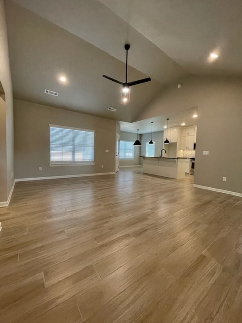 Foto del edificio - 664 Woodland St