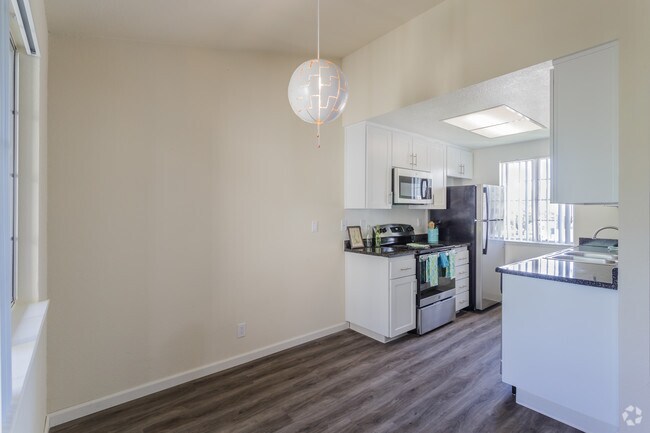 2HAB, BA 1000 ft² - Cirby Oaks Apartments