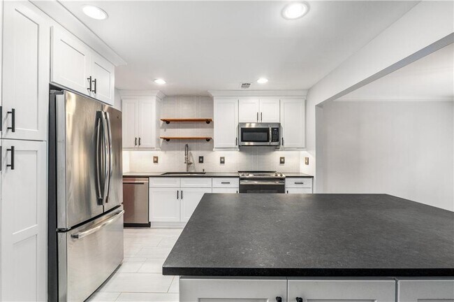 Foto del edificio - 2751 Farmstead Rd