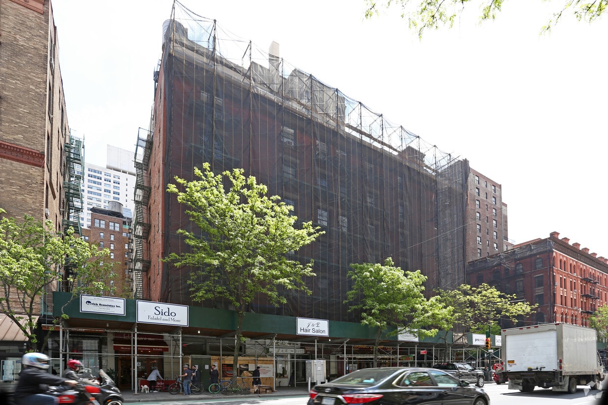 Building Photo - 53 W 72nd St
