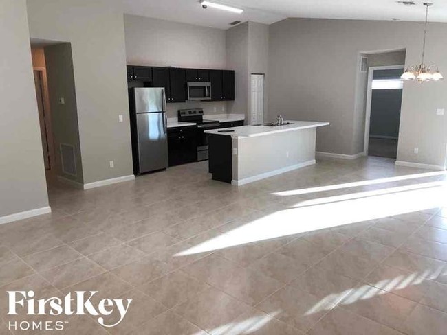 Building Photo - 4502 SW Yamada Dr